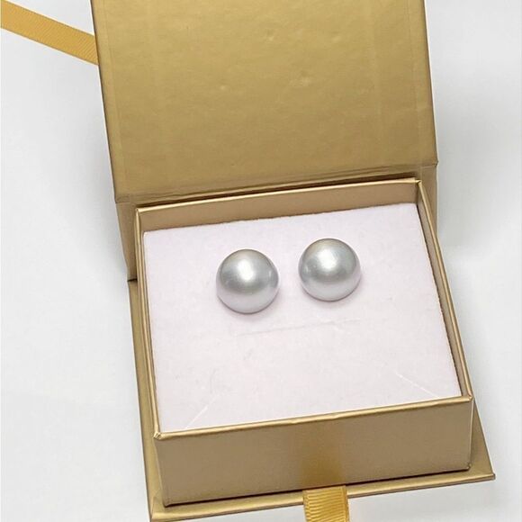 Theia Gray Pearl on White Pearl stud earrings - Picture 3 of 5